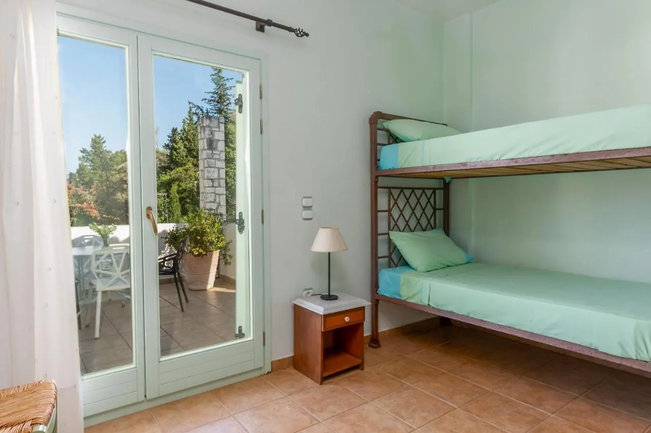 Spyros House, 3 Bedrooms-Sea View-In Agia Efimia 0*,