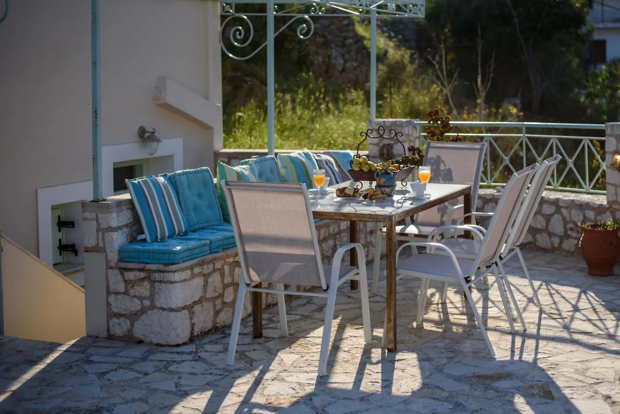 Spyros House, 3 Bedrooms-Sea View-In Agia Efimia Greece