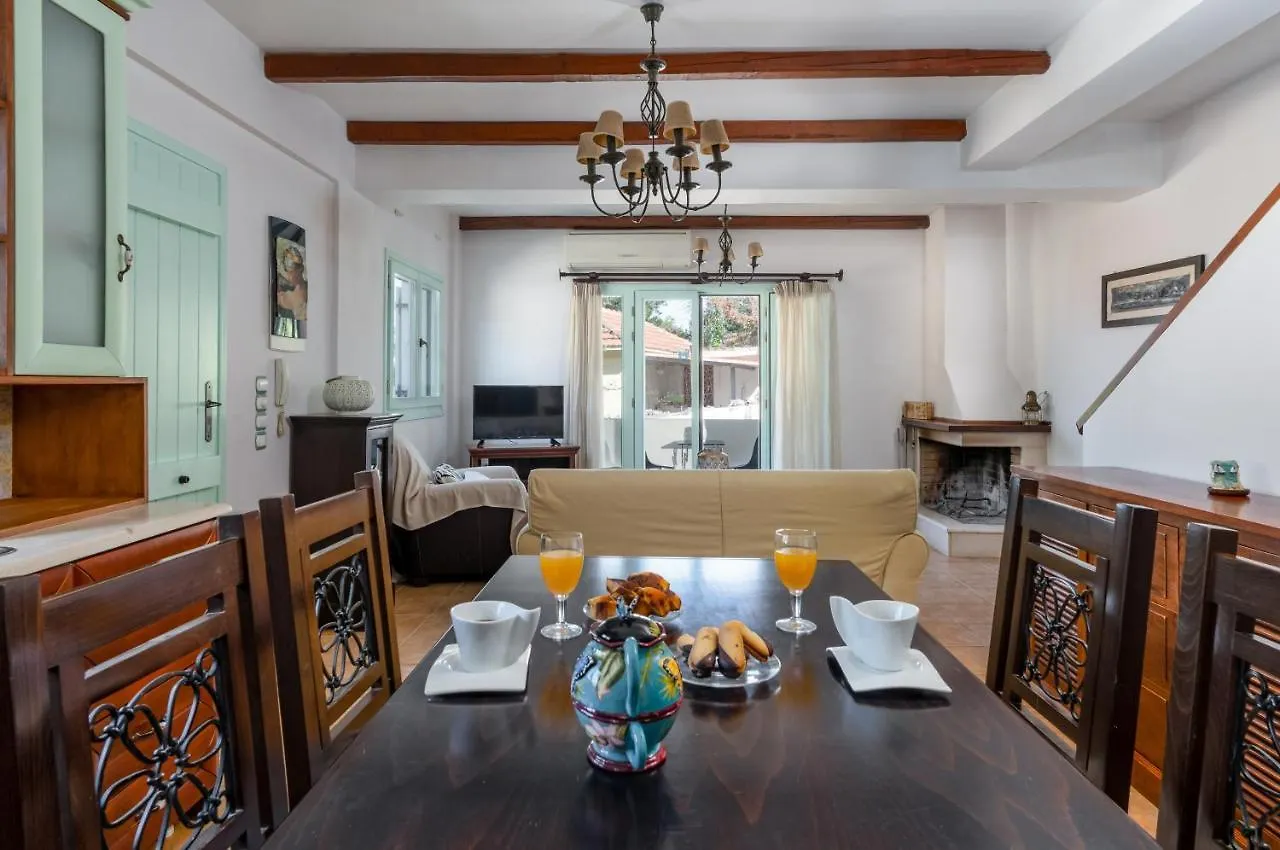 Spyros House, 3 Bedrooms-Sea View-In Agia Efimia